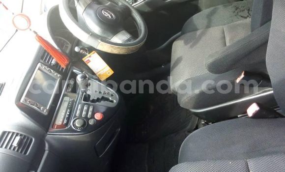 Acheter Occasion Voiture Toyota Wish Gris à Kampala, Ouganda Acheter Occasion Voiture Toyota Wish Gris à Kampala, Ouganda