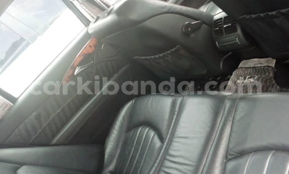 Acheter Occasion Voiture Mercedes‒Benz E–Class Gris à Kampala, Ouganda Acheter Occasion Voiture Mercedes‒Benz E–Class Gris à Kampala, Ouganda