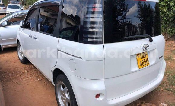 Buy Used Toyota Sienta White Car in Kampala in Uganda Buy Used Toyota Sienta White Car in Kampala in Uganda