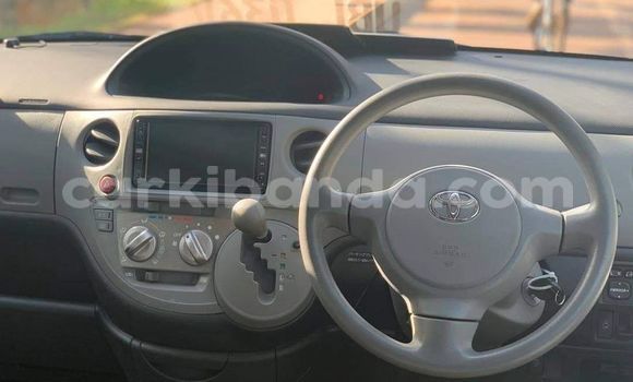 Buy Used Toyota Sienta Green Car in Kampala in Uganda Buy Used Toyota Sienta Green Car in Kampala in Uganda