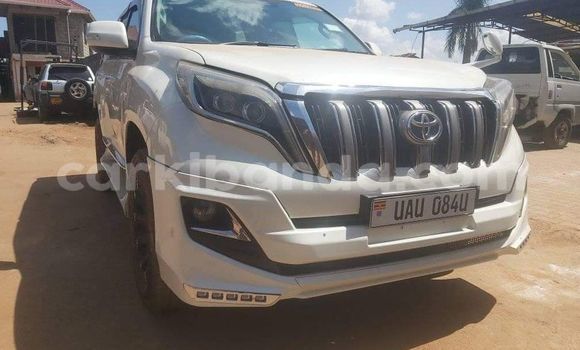 Nunua Ilio tumika Toyota Land Cruiser Nyeupe Gari ndani ya Kampala nchini Uganda