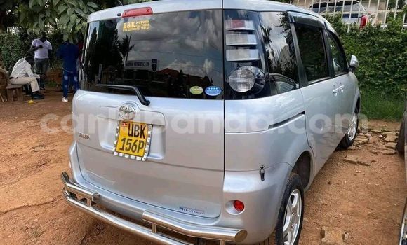 Buy Used Toyota Sienta Silver Car in Kampala in Uganda Buy Used Toyota Sienta Silver Car in Kampala in Uganda