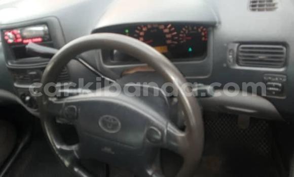 Gura Yakoze Toyota Raum Blue Imodoka i Kampala mu Uganda Gura Yakoze Toyota Raum Blue Imodoka i Kampala mu Uganda