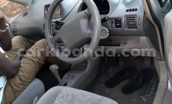 Gura Yakoze Toyota Spacio Silver Imodoka i Kampala mu Uganda Gura Yakoze Toyota Spacio Silver Imodoka i Kampala mu Uganda