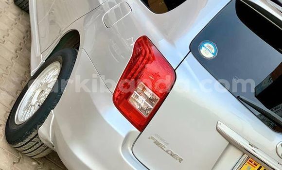 Acheter Occasion Voiture Toyota Fielder Gris à Kampala, Ouganda Acheter Occasion Voiture Toyota Fielder Gris à Kampala, Ouganda