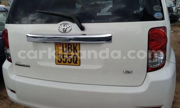 Acheter Occasion Voiture Toyota Corolla Rumion Blanc à Kampala, Ouganda Acheter Occasion Voiture Toyota Corolla Rumion Blanc à Kampala, Ouganda