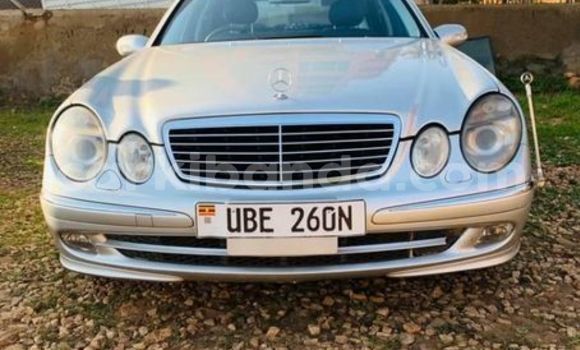 Gura Yakoze Mercedes‒Benz E-klasse Silver Imodoka i Kampala mu Uganda Gura Yakoze Mercedes‒Benz E-klasse Silver Imodoka i Kampala mu Uganda