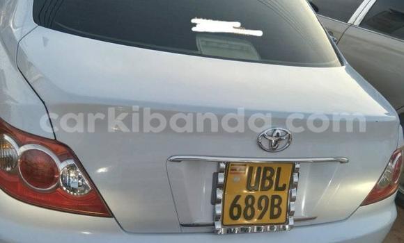 Gura Yakoze Toyota Mark X White Imodoka i Kampala mu Uganda Gura Yakoze Toyota Mark X White Imodoka i Kampala mu Uganda