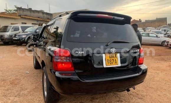 Gura Yakoze Toyota Kluger Black Imodoka i Kampala mu Uganda Gura Yakoze Toyota Kluger Black Imodoka i Kampala mu Uganda