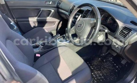 Gura Yakoze Subaru Legacy White Imodoka i Kampala mu Uganda Gura Yakoze Subaru Legacy White Imodoka i Kampala mu Uganda