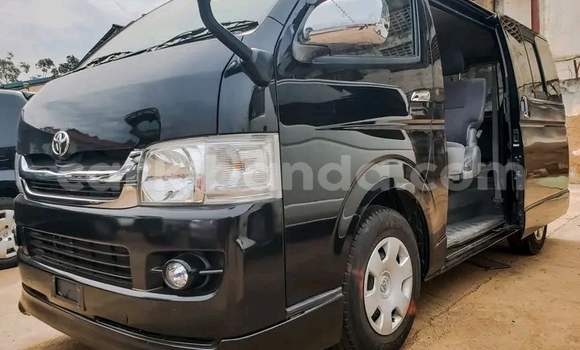 Acheter Occasion Voiture Toyota Hiace Noir à Kampala, Ouganda Acheter Occasion Voiture Toyota Hiace Noir à Kampala, Ouganda