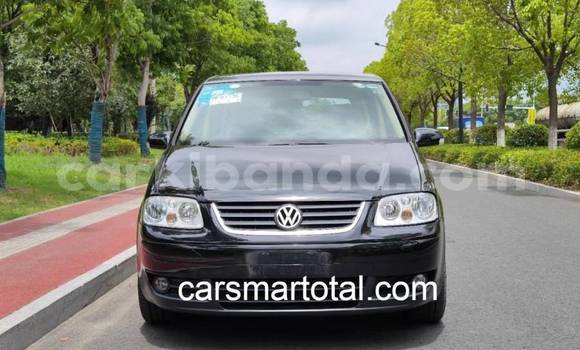 Buy Used Volkswagen Touran Silver Car in Kampala in Uganda Buy Used Volkswagen Touran Silver Car in Kampala in Uganda