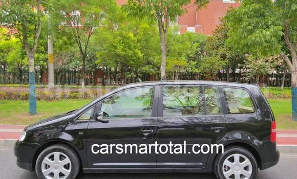 Buy Used Volkswagen Touran Silver Car in Kampala in Uganda Buy Used Volkswagen Touran Silver Car in Kampala in Uganda