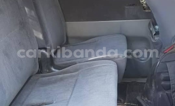 Gura Yakoze Toyota Noah Blue Imodoka i Kampala mu Uganda Gura Yakoze Toyota Noah Blue Imodoka i Kampala mu Uganda