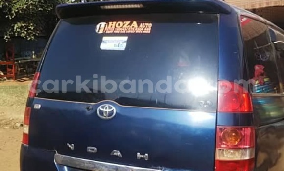 Gura Yakoze Toyota Noah Blue Imodoka i Kampala mu Uganda Gura Yakoze Toyota Noah Blue Imodoka i Kampala mu Uganda