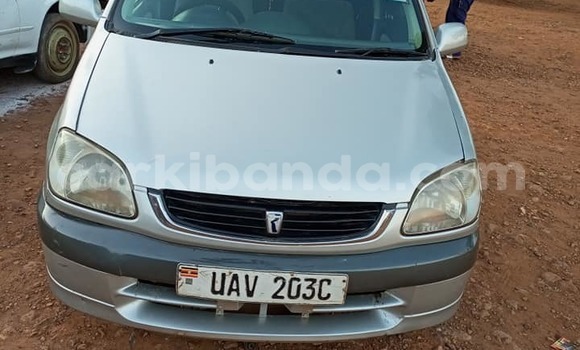 Gura Yakoze Toyota Raum Silver Imodoka i Kampala mu Uganda Gura Yakoze Toyota Raum Silver Imodoka i Kampala mu Uganda