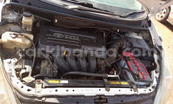 Gura Yakoze Toyota Wish White Imodoka i Kampala mu Uganda Gura Yakoze Toyota Wish White Imodoka i Kampala mu Uganda