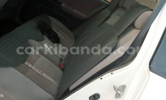 Gura Yakoze Toyota Kluger White Imodoka i Kampala mu Uganda Gura Yakoze Toyota Kluger White Imodoka i Kampala mu Uganda