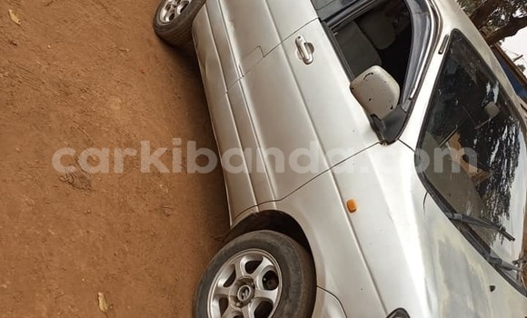 Gura Yakoze Toyota Noah Silver Imodoka i Kampala mu Uganda Gura Yakoze Toyota Noah Silver Imodoka i Kampala mu Uganda