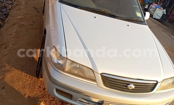 Gura Yakoze Toyota Premio White Imodoka i Kampala mu Uganda Gura Yakoze Toyota Premio White Imodoka i Kampala mu Uganda