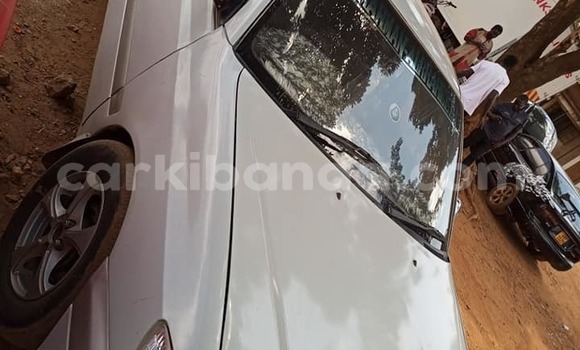 Gura Yakoze Toyota Premio White Imodoka i Kampala mu Uganda Gura Yakoze Toyota Premio White Imodoka i Kampala mu Uganda