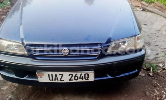 Gura Yakoze Toyota Premio Blue Imodoka i Kampala mu Uganda Gura Yakoze Toyota Premio Blue Imodoka i Kampala mu Uganda