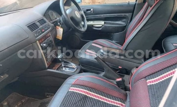 Gura Yakoze Volkswagen Bora Blue Imodoka i Kampala mu Uganda Gura Yakoze Volkswagen Bora Blue Imodoka i Kampala mu Uganda