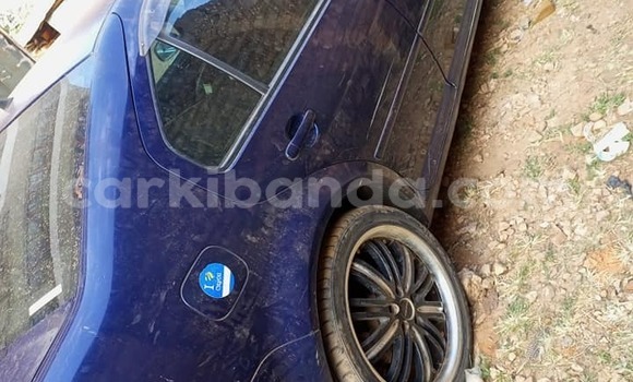 Gura Yakoze Volkswagen Bora Blue Imodoka i Kampala mu Uganda Gura Yakoze Volkswagen Bora Blue Imodoka i Kampala mu Uganda