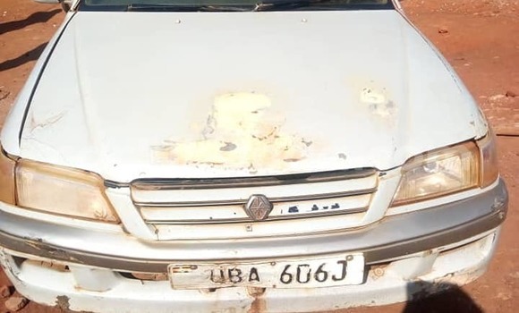 Gura Yakoze Toyota Premio White Imodoka i Kampala mu Uganda Gura Yakoze Toyota Premio White Imodoka i Kampala mu Uganda