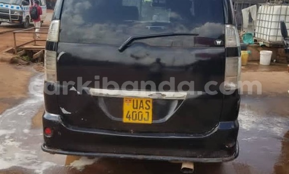 Gura Yakoze Toyota Noah Black Imodoka i Kampala mu Uganda Gura Yakoze Toyota Noah Black Imodoka i Kampala mu Uganda