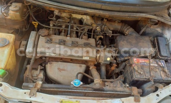 Gura Yakoze Toyota Spacio White Imodoka i Kampala mu Uganda Gura Yakoze Toyota Spacio White Imodoka i Kampala mu Uganda