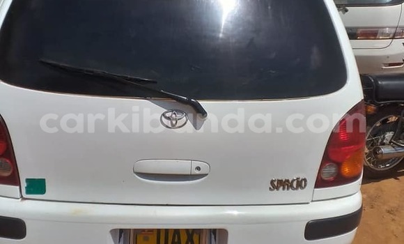 Gura Yakoze Toyota Spacio White Imodoka i Kampala mu Uganda Gura Yakoze Toyota Spacio White Imodoka i Kampala mu Uganda