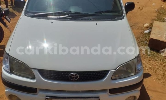 Gura Yakoze Toyota Spacio White Imodoka i Kampala mu Uganda Gura Yakoze Toyota Spacio White Imodoka i Kampala mu Uganda