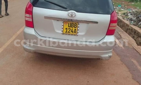 Gura Yakoze Toyota Wish Silver Imodoka i Kampala mu Uganda Gura Yakoze Toyota Wish Silver Imodoka i Kampala mu Uganda