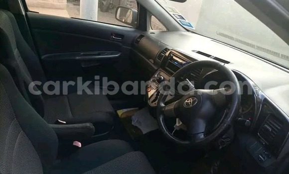 Gura Yakoze Toyota Wish Silver Imodoka i Kampala mu Uganda Gura Yakoze Toyota Wish Silver Imodoka i Kampala mu Uganda