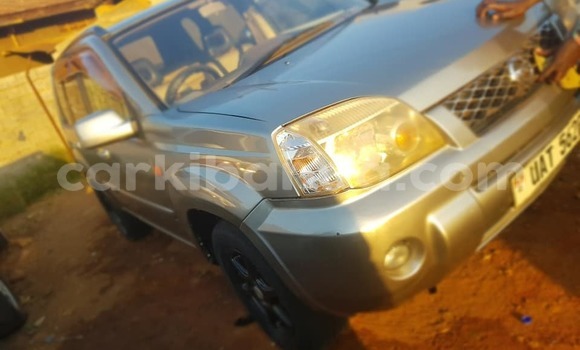 Acheter Occasion Voiture Nissan X–Trail Gris à Kampala, Ouganda