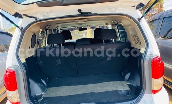 Acheter Occasion Voiture Toyota Corolla Rumion Blanc à Kampala, Ouganda Acheter Occasion Voiture Toyota Corolla Rumion Blanc à Kampala, Ouganda