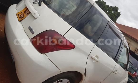 Nunua Ilio tumika Toyota IST Nyeupe Gari ndani ya Kampala nchini Uganda Nunua Ilio tumika Toyota IST Nyeupe Gari ndani ya Kampala nchini Uganda