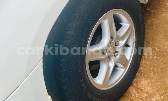 Acheter Occasion Voiture Toyota Harrier Blanc à Kampala, Ouganda Acheter Occasion Voiture Toyota Harrier Blanc à Kampala, Ouganda