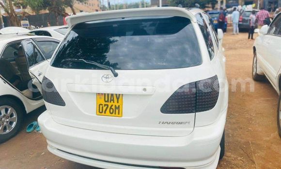 Acheter Occasion Voiture Toyota Harrier Blanc à Kampala, Ouganda Acheter Occasion Voiture Toyota Harrier Blanc à Kampala, Ouganda