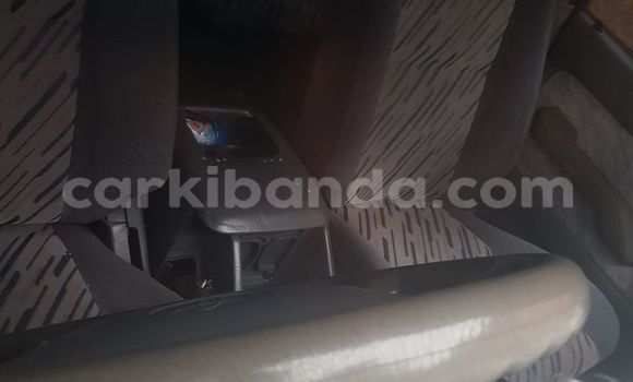 Acheter Occasion Voiture Toyota Land Cruiser Prado Gris à Kampala, Ouganda Acheter Occasion Voiture Toyota Land Cruiser Prado Gris à Kampala, Ouganda