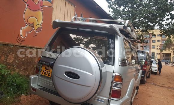 Acheter Occasion Voiture Toyota Land Cruiser Prado Gris à Kampala, Ouganda Acheter Occasion Voiture Toyota Land Cruiser Prado Gris à Kampala, Ouganda