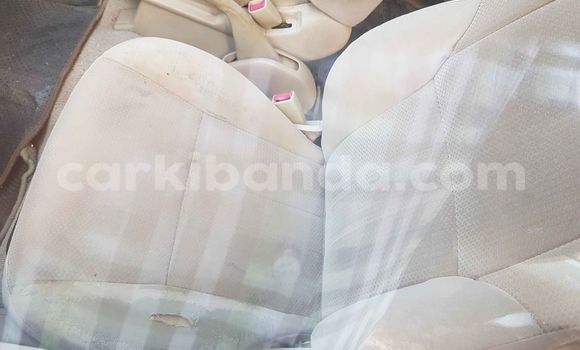 Acheter Occasion Voiture Toyota Ipsum Blanc à Kampala, Ouganda Acheter Occasion Voiture Toyota Ipsum Blanc à Kampala, Ouganda
