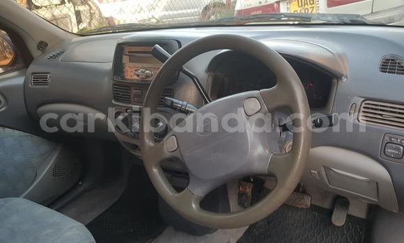 Acheter Occasion Voiture Toyota Raum Noir à Kampala, Ouganda Acheter Occasion Voiture Toyota Raum Noir à Kampala, Ouganda