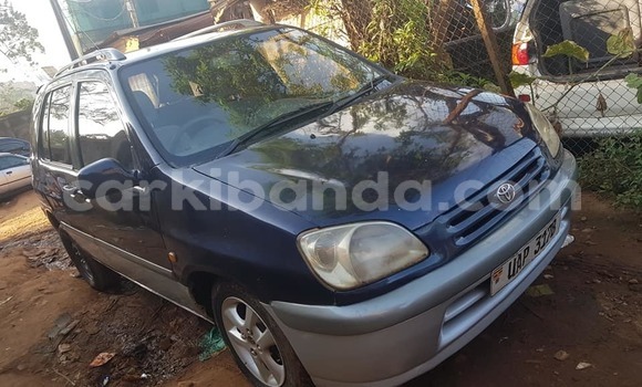 Acheter Occasion Voiture Toyota Raum Noir à Kampala, Ouganda Acheter Occasion Voiture Toyota Raum Noir à Kampala, Ouganda