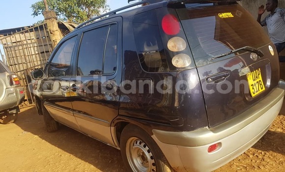 Acheter Occasion Voiture Toyota Raum Noir à Kampala, Ouganda Acheter Occasion Voiture Toyota Raum Noir à Kampala, Ouganda