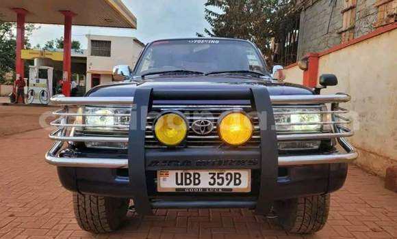 Acheter Occasion Voiture Toyota Land Cruiser Bleu à Kampala, Ouganda Acheter Occasion Voiture Toyota Land Cruiser Bleu à Kampala, Ouganda