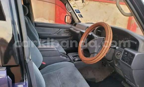 Acheter Occasion Voiture Toyota Land Cruiser Bleu à Kampala, Ouganda Acheter Occasion Voiture Toyota Land Cruiser Bleu à Kampala, Ouganda