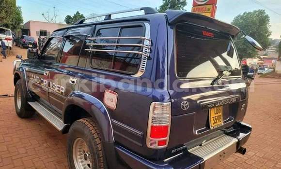 Acheter Occasion Voiture Toyota Land Cruiser Bleu à Kampala, Ouganda Acheter Occasion Voiture Toyota Land Cruiser Bleu à Kampala, Ouganda