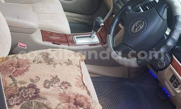 Acheter Occasion Voiture Toyota Premio Gris à Kampala, Ouganda Acheter Occasion Voiture Toyota Premio Gris à Kampala, Ouganda
